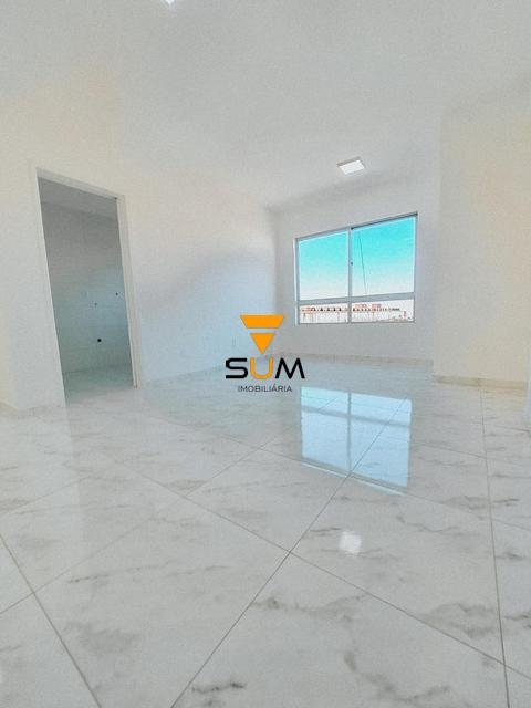 Apartamento no Dona Fernanda em Barreiros em São José/SC | 2 dormitórios com sacada no dormitório | Vista mar